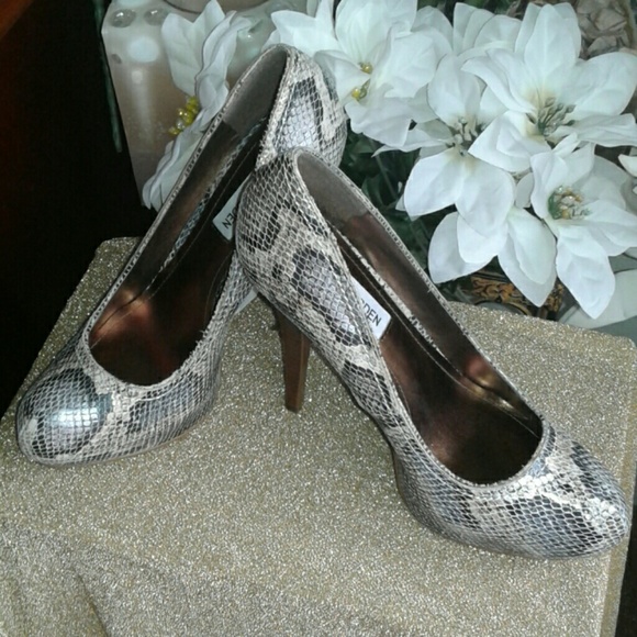 STEVE MADDEN Shoes - STEVE MADDEN *FLAASH* SNAKESKIN PLATFORM PUMPS